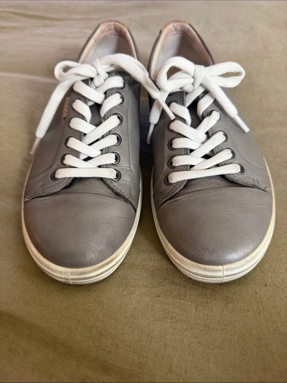 Ecco Grey/Silver Leather Low-Top Sneakers with White Laces and Soles